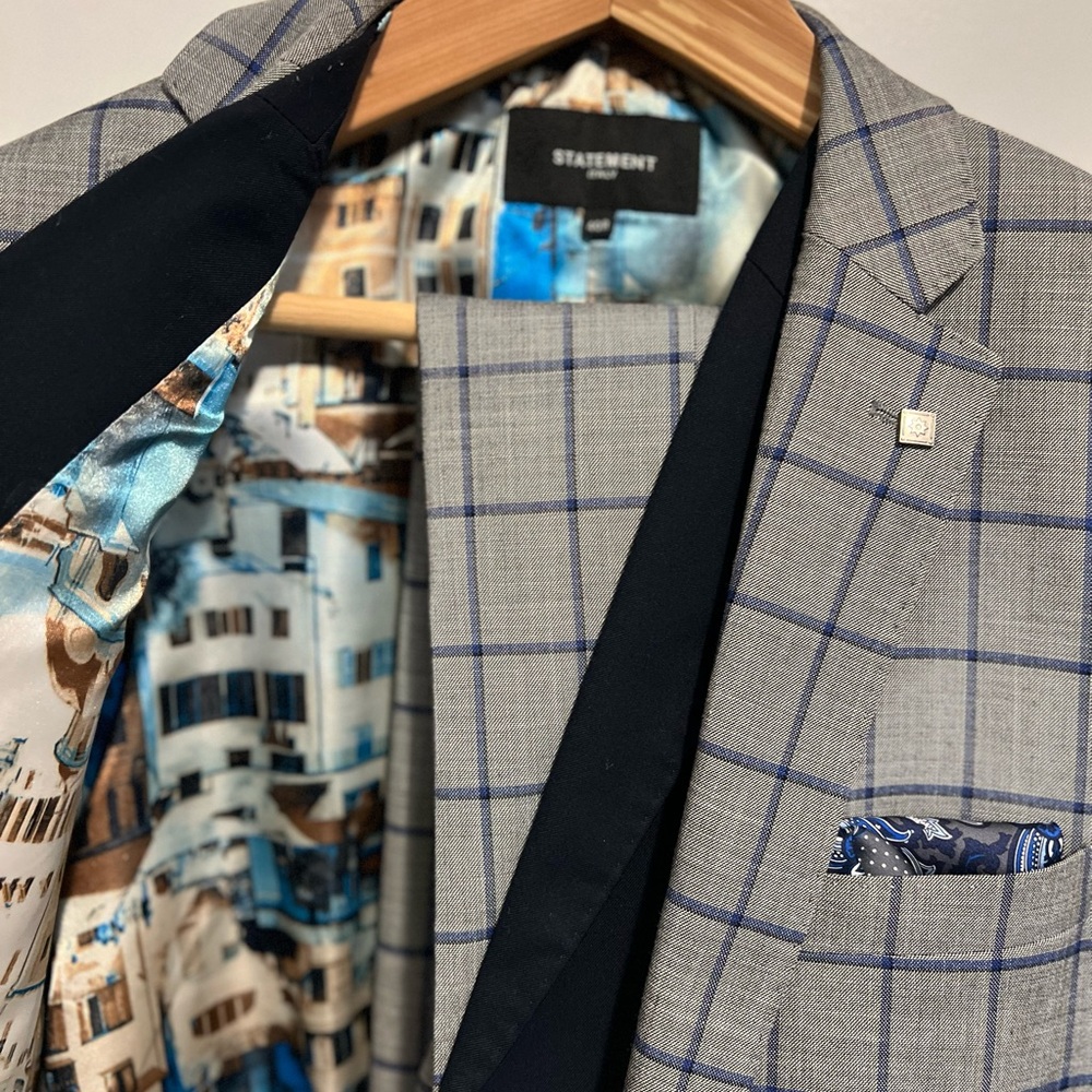 3 piece Statement Italy suit
